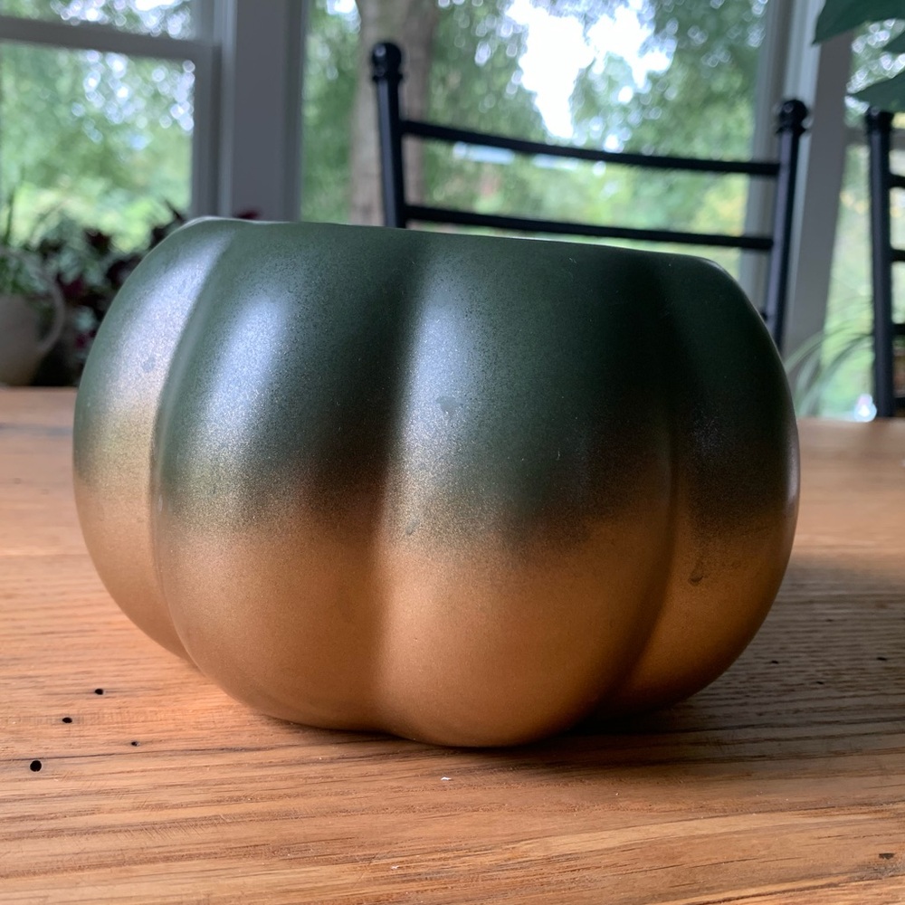 Pumpkin Vase / Bowl. Gold to Green Fade